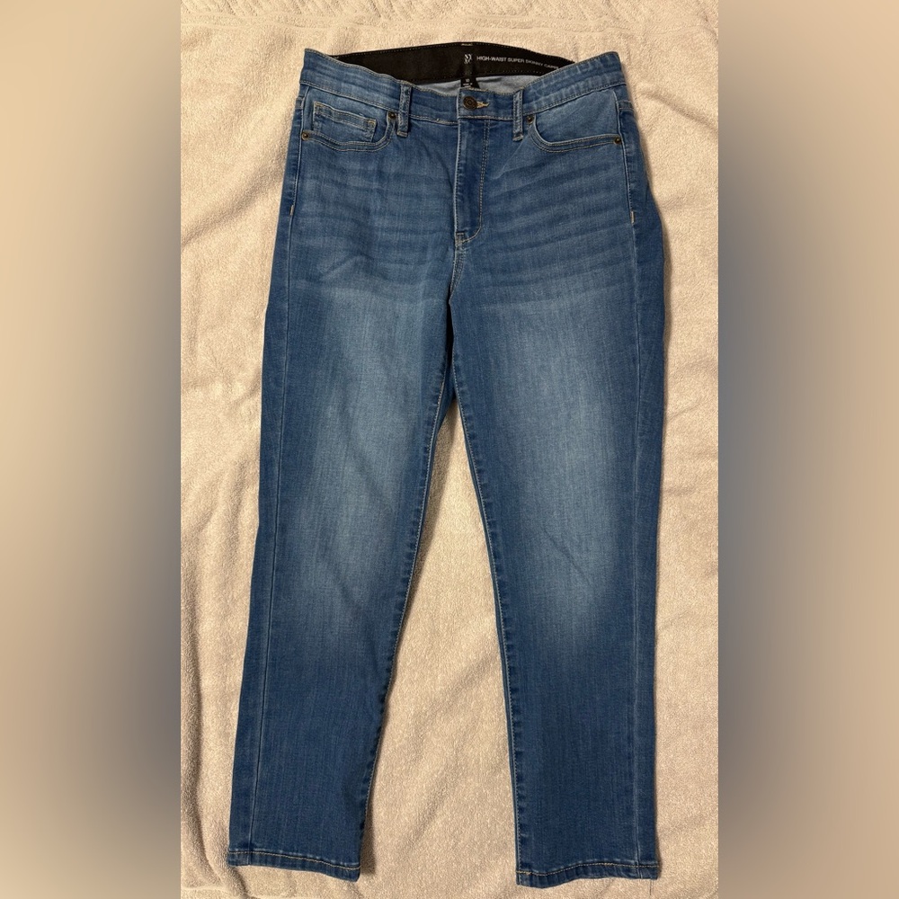 Classic Blue Women's super skinny capri Jeans